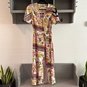 Who What Wear floral wrap dress with belt. Size XS